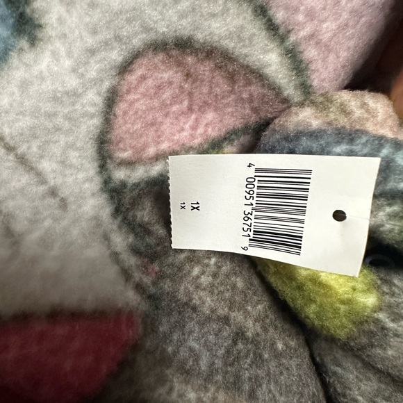 Disney Marie 1/4 Zip Fleece
Top for Adults - The Aristocats size 1X - Picture 12 of 16